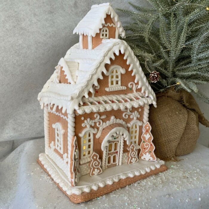 Gisela Graham - 35cm Light up Resin Iced Gingerbread House 